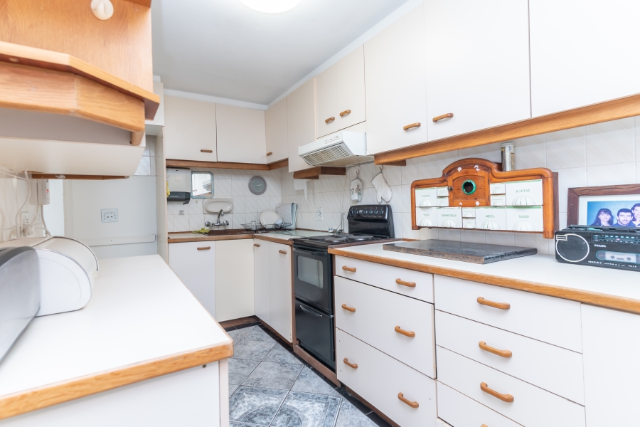 6 Bedroom Property for Sale in Kommetjie Western Cape